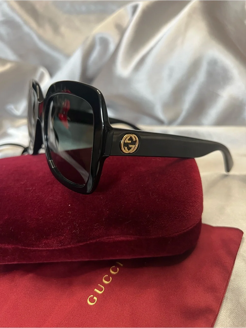 Gucci woman’s polarized sunglasses GG1337S